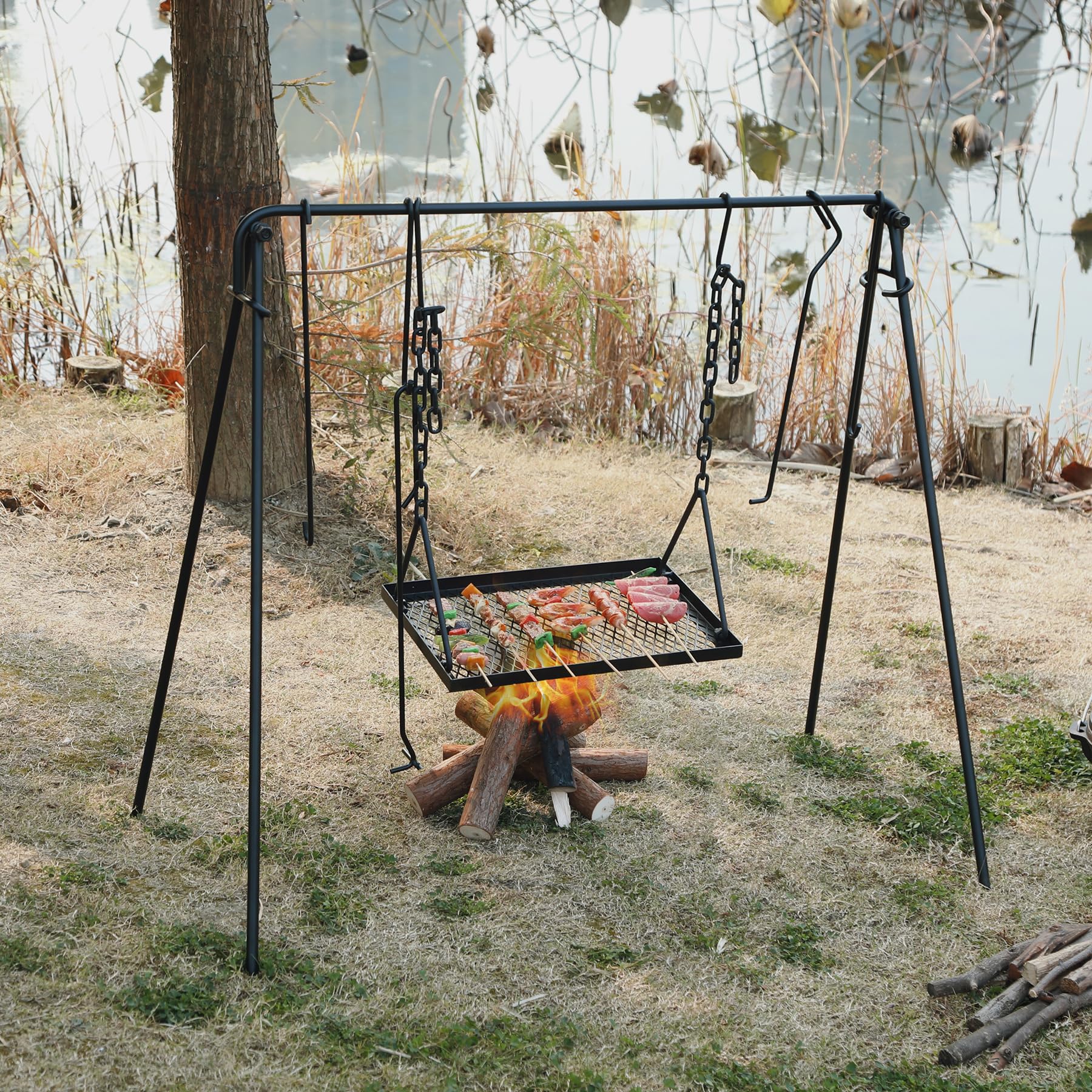 REDCAMP easy-disassembly design simplifies packing after a campfire meal.