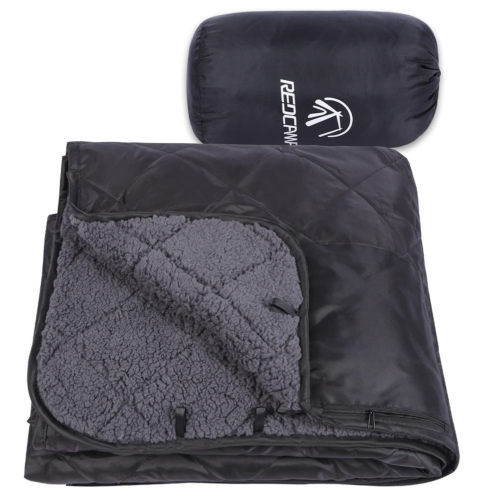 RedCAMP pet-seat protection blanket protects car seats and sofas from dirt.