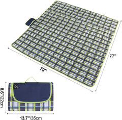 REDCAMP blanket with waterproof bottom protects against damp grass and sand