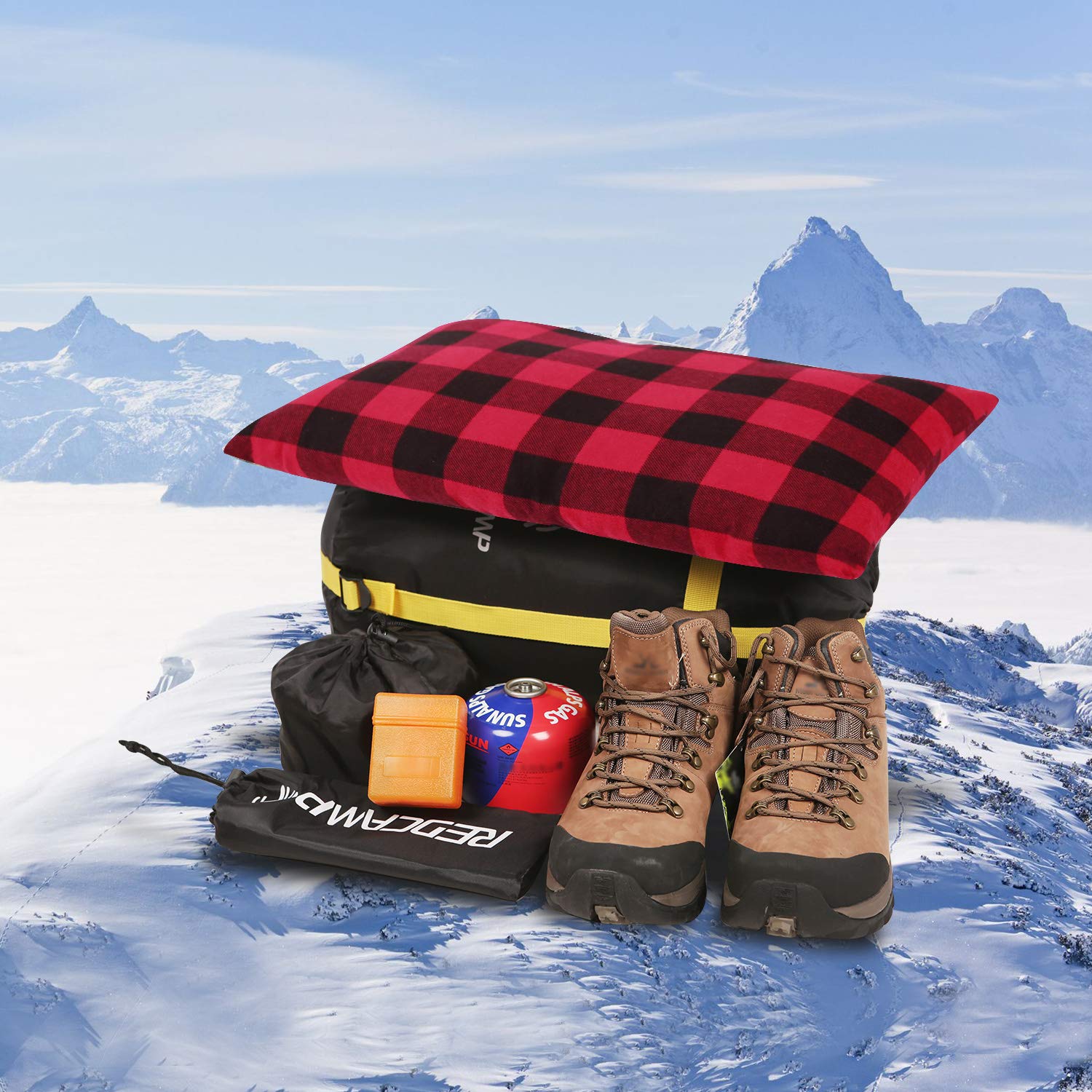 Redcamp storage bag keeps two pillows organized during travel