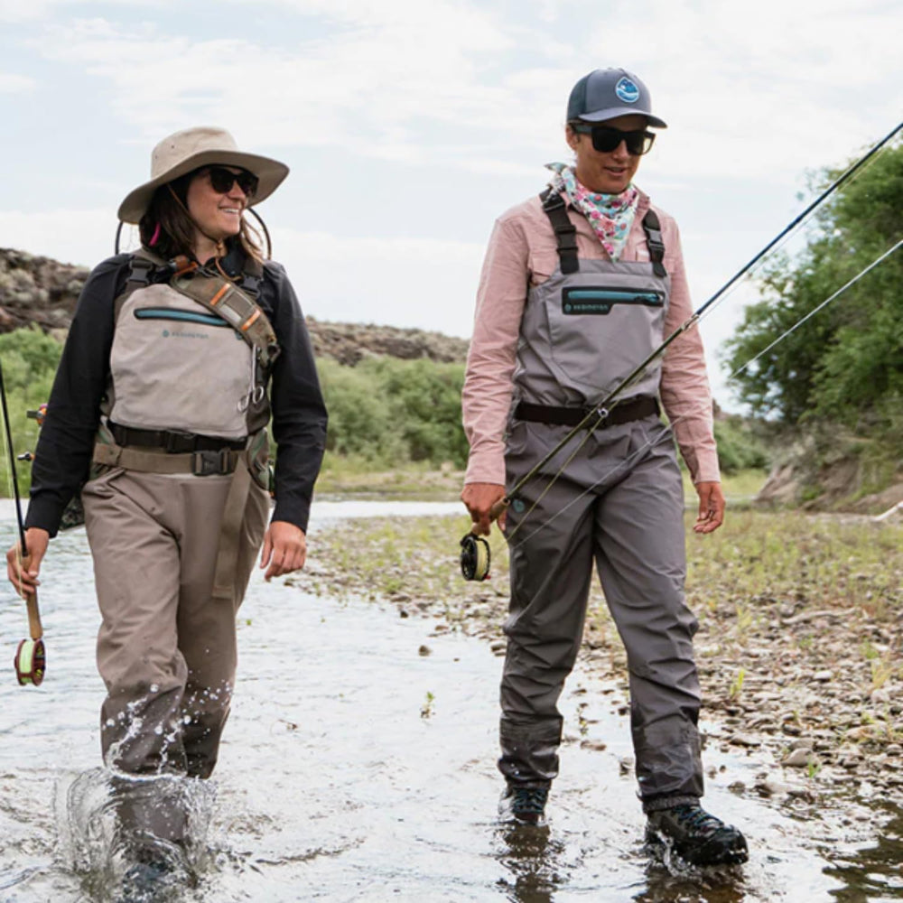 Redington Benchmark Wading Boots Women feature corrosion-resistant lace hooks for durable, easy lacing.