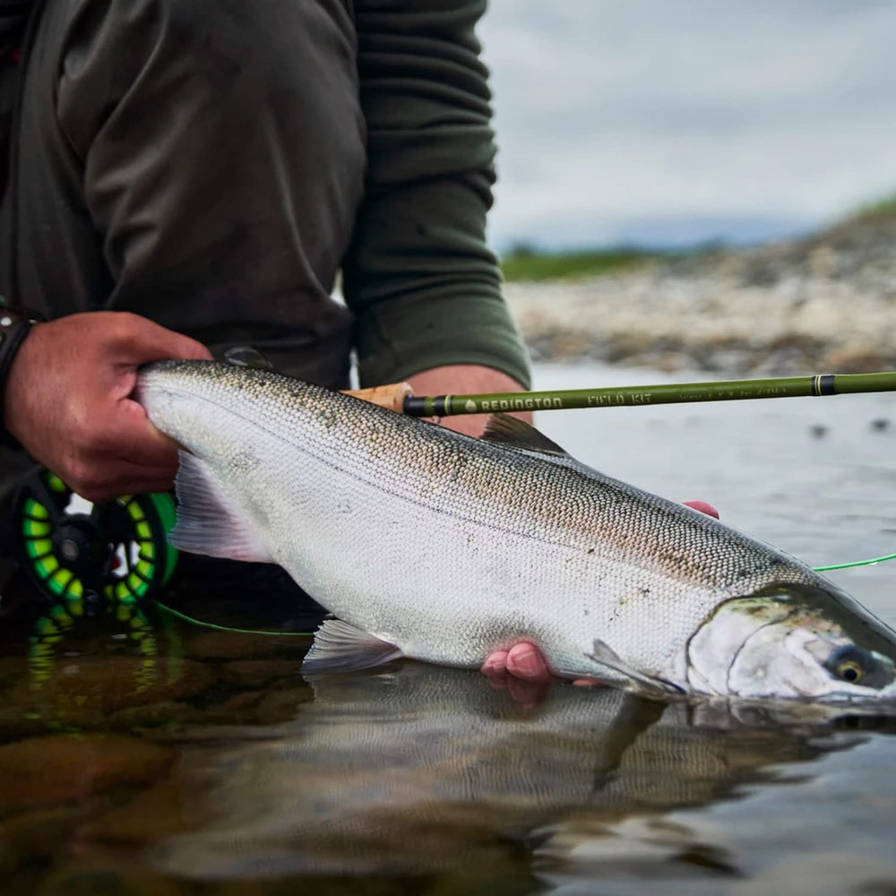 Redington Salmon Field Kit reel with large arbor for quick line retrieval.