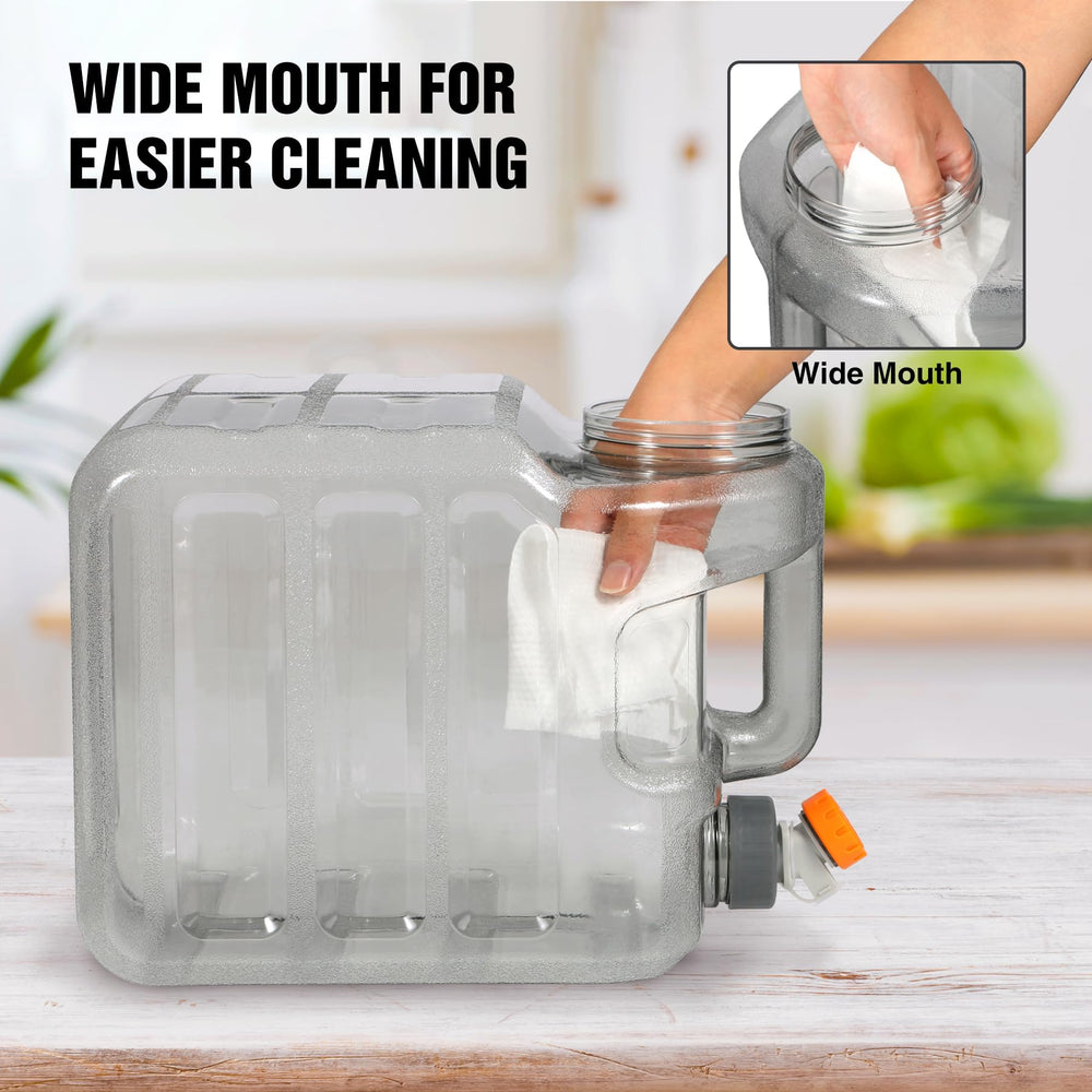 RedSwing lightweight 20L water storage tank for reliable use.