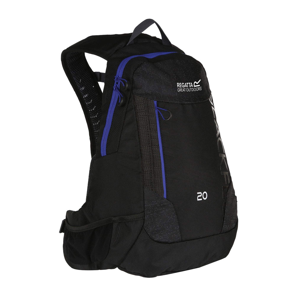Regatta Blackfell III hydration backpack with 20L capacity and reflective panels for low-light visibility.