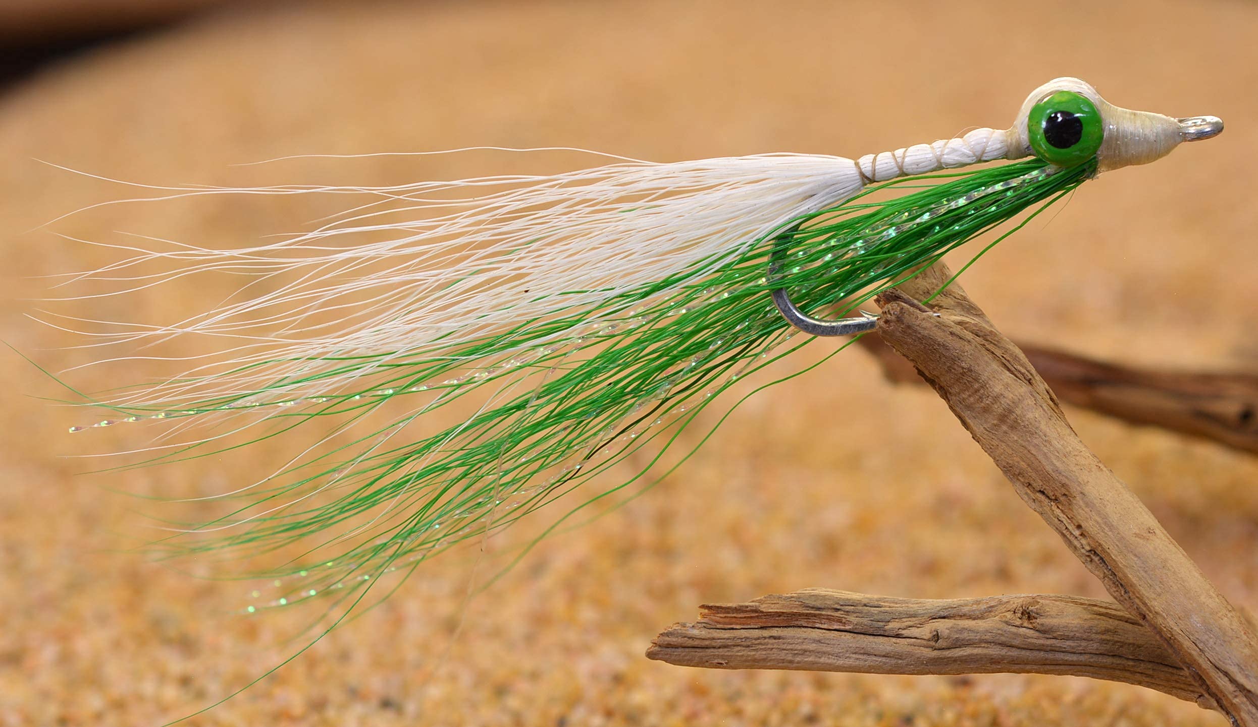 Region Fishing lime-white Clouser eye detail, signals flash for attracting predatory fish