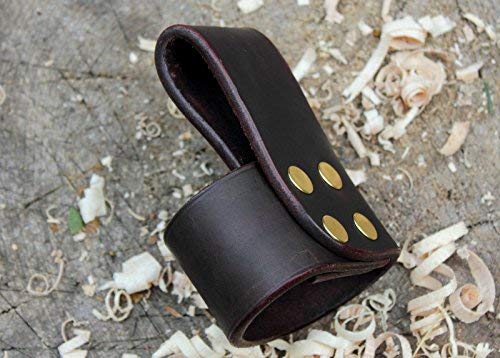 Review Outdoor Gear large-size holster fits bigger axes reliably.