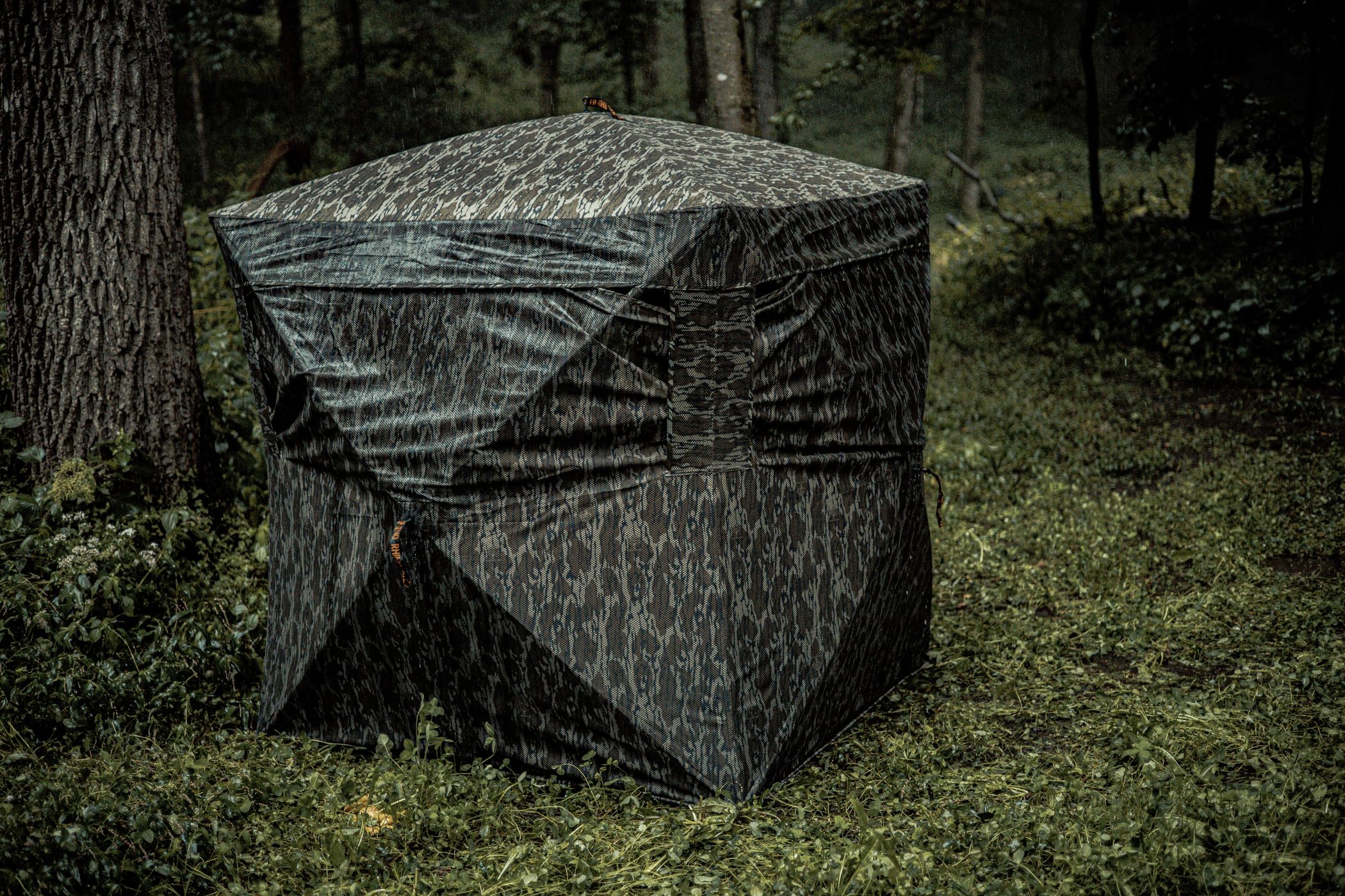 Rhino Outdoors compact design supports easy transport.