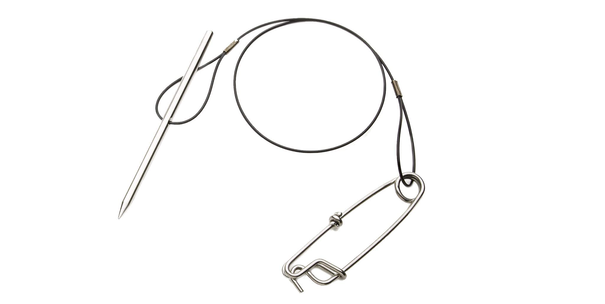 Riffe fish stringer with quick clip secures catch during spearfishing.