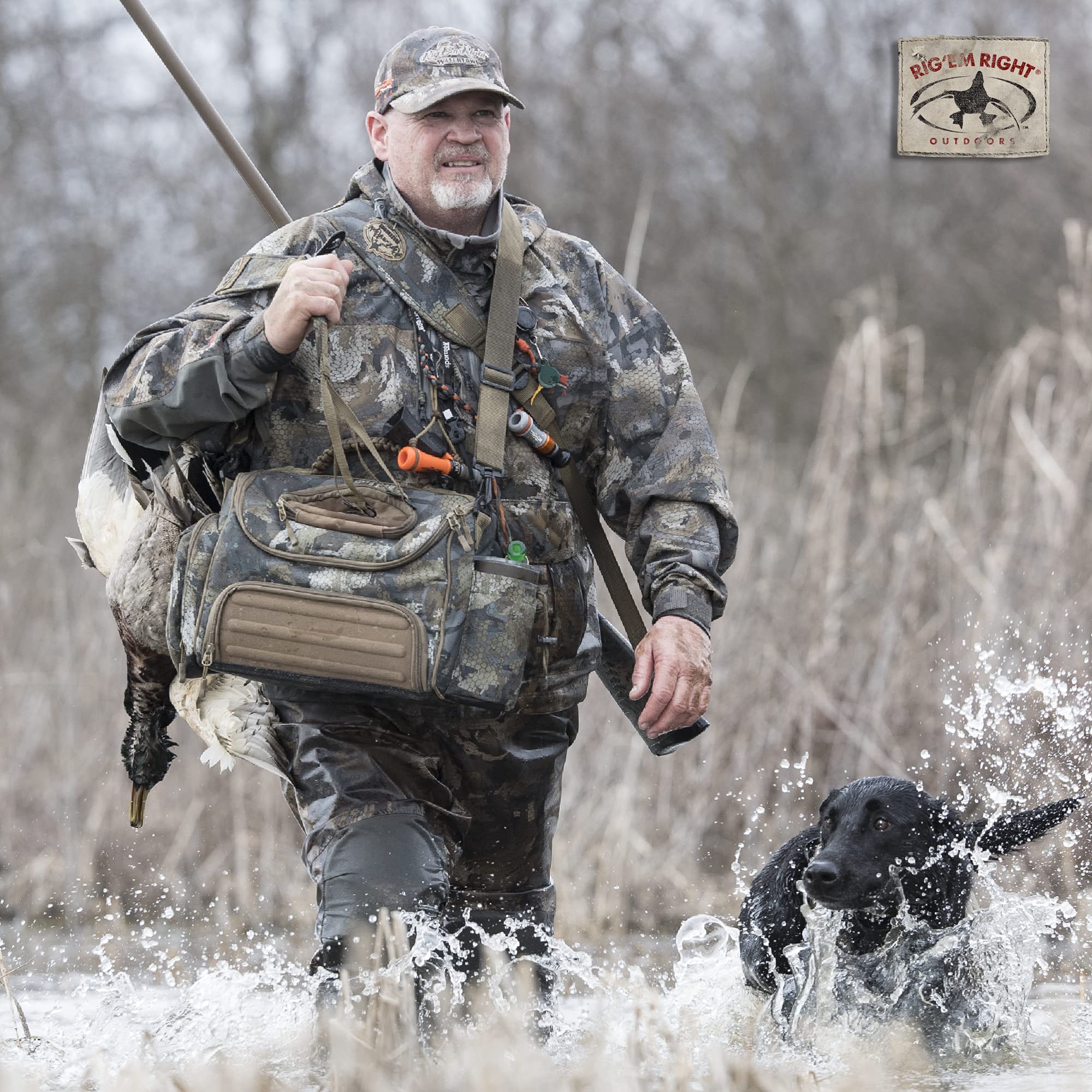 Eight metal cinch rings allow versatile adjustment for leg sizes and loads.