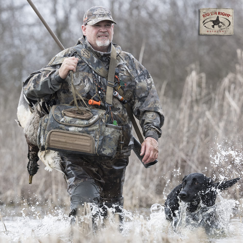 Eight metal cinch rings allow versatile adjustment for leg sizes and loads.
