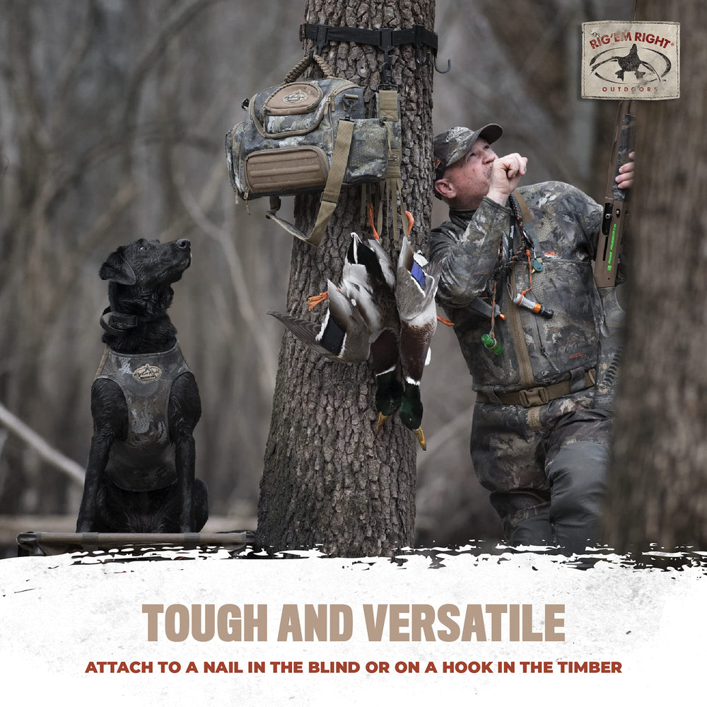 Rig Em Right waterfowl bag stubble-strap clip enables hands-free carry.