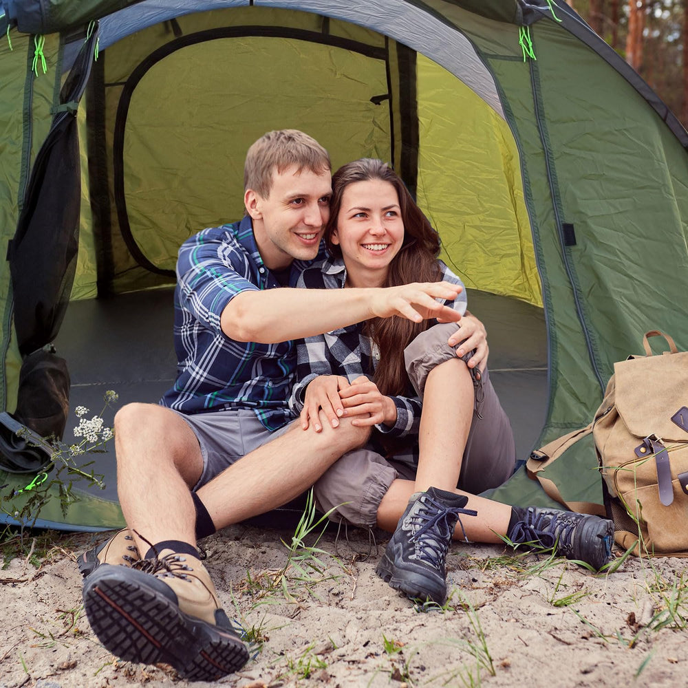 Rivenlo pop-up tent doors and mesh windows ensure cross-ventilation.