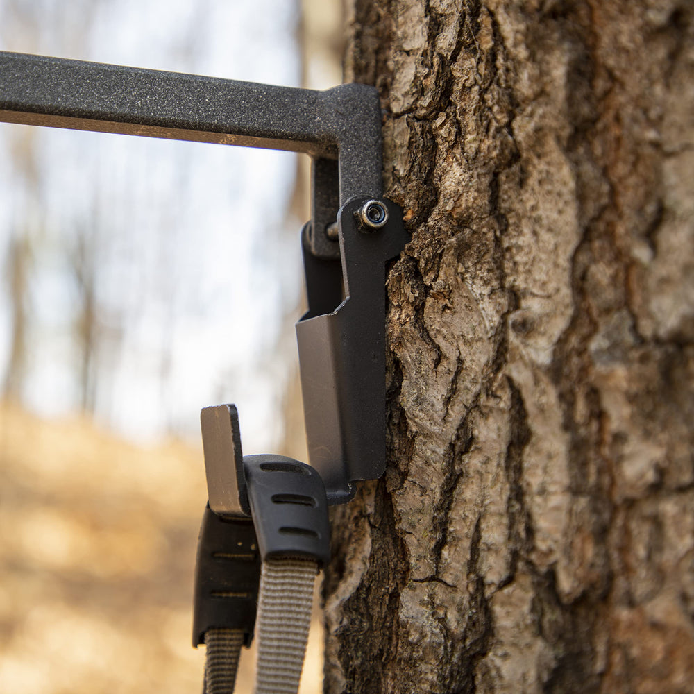 Rivers Edge Bow Hanger weighs 1 lb yet supports up to 15 lb