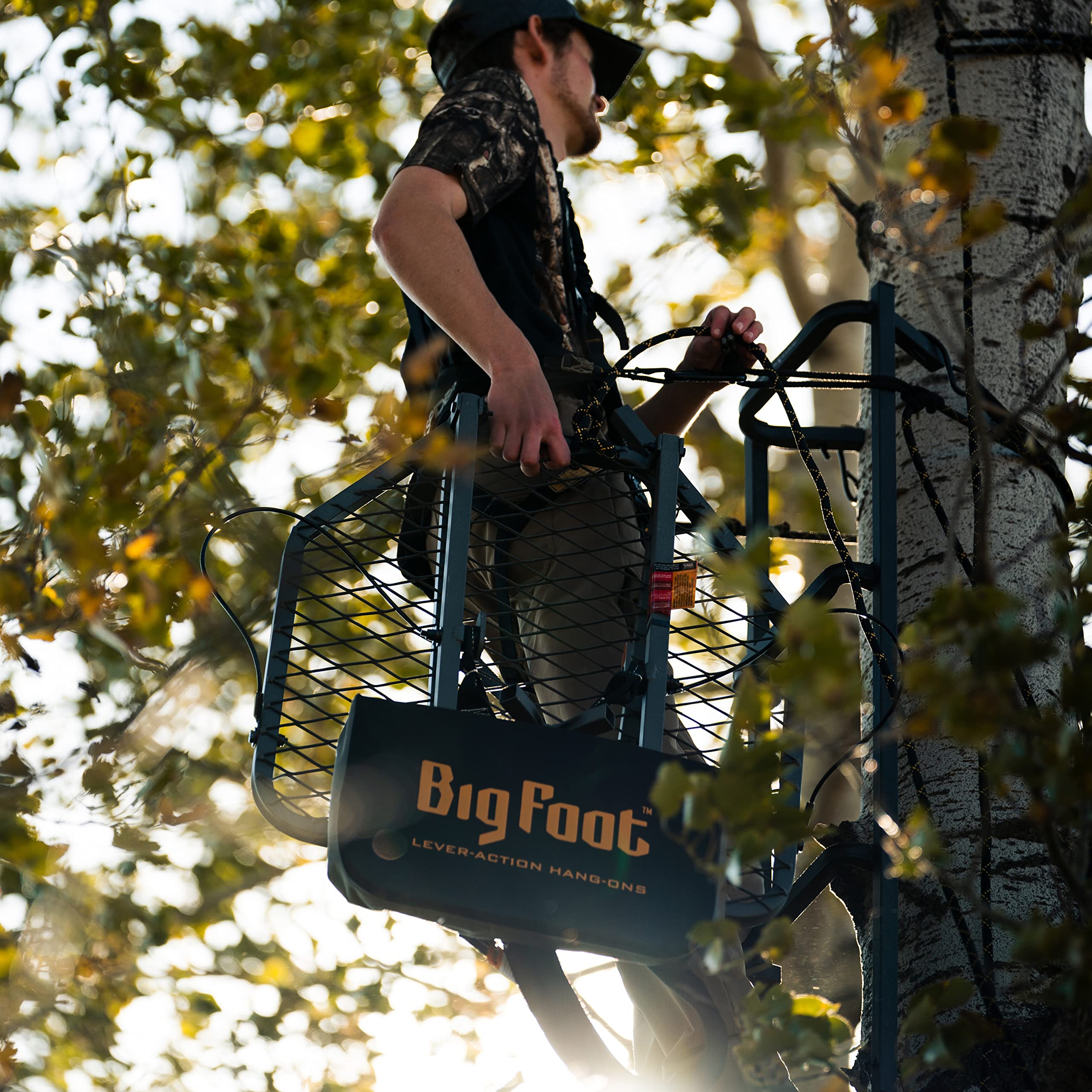 Rivers Edge RE555 durable outdoor hardware for rugged use.