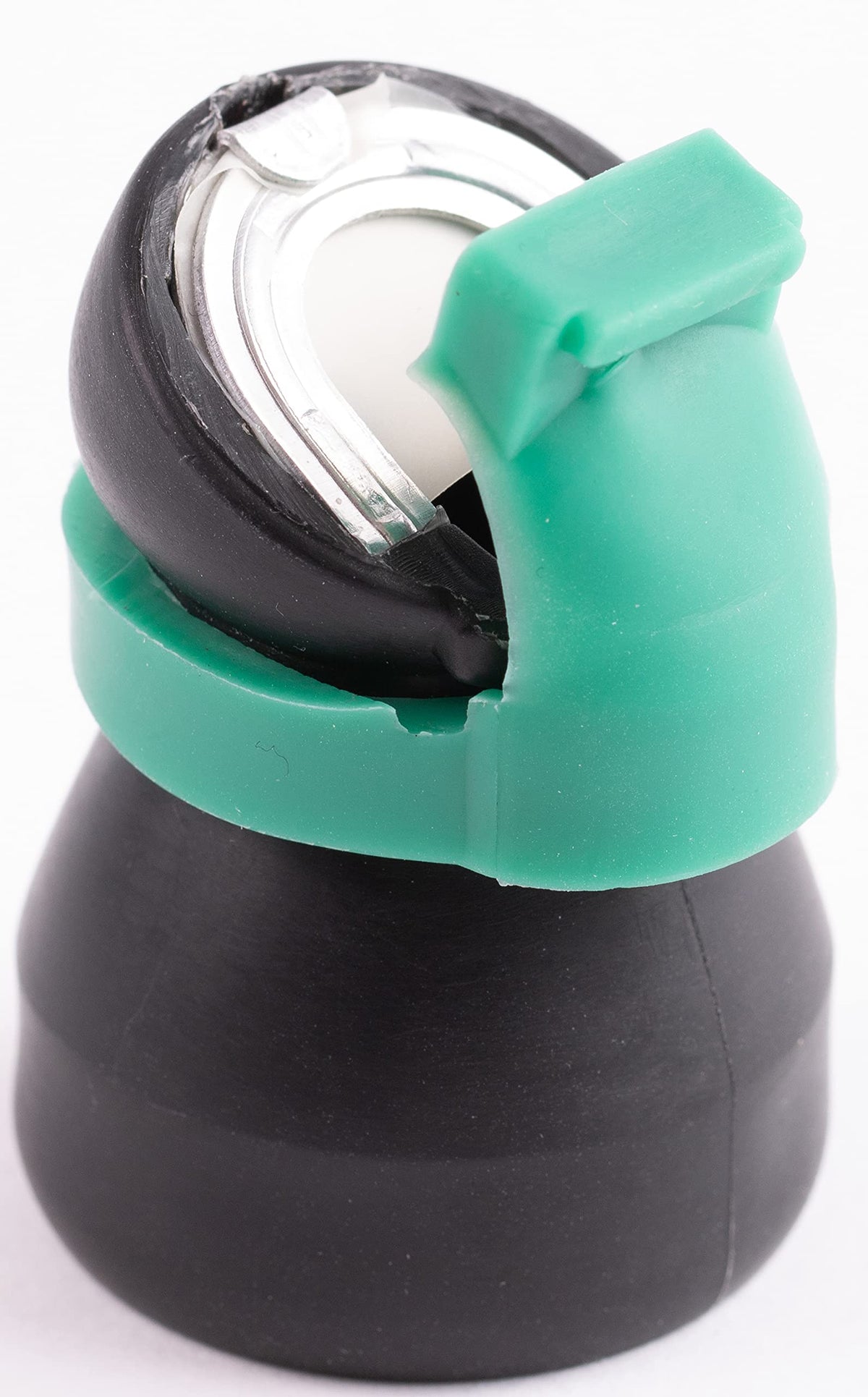 Rocky Mountain Hunting Calls 145 snap-on bugle adapter with replaceable latex reed enables quick, versatile elk calls.
