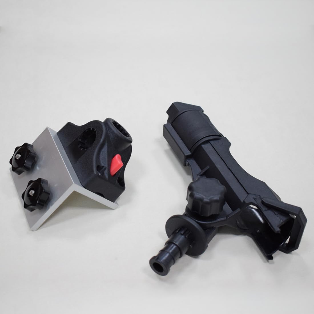 Secure side-mount design prevents rod loss at high speed