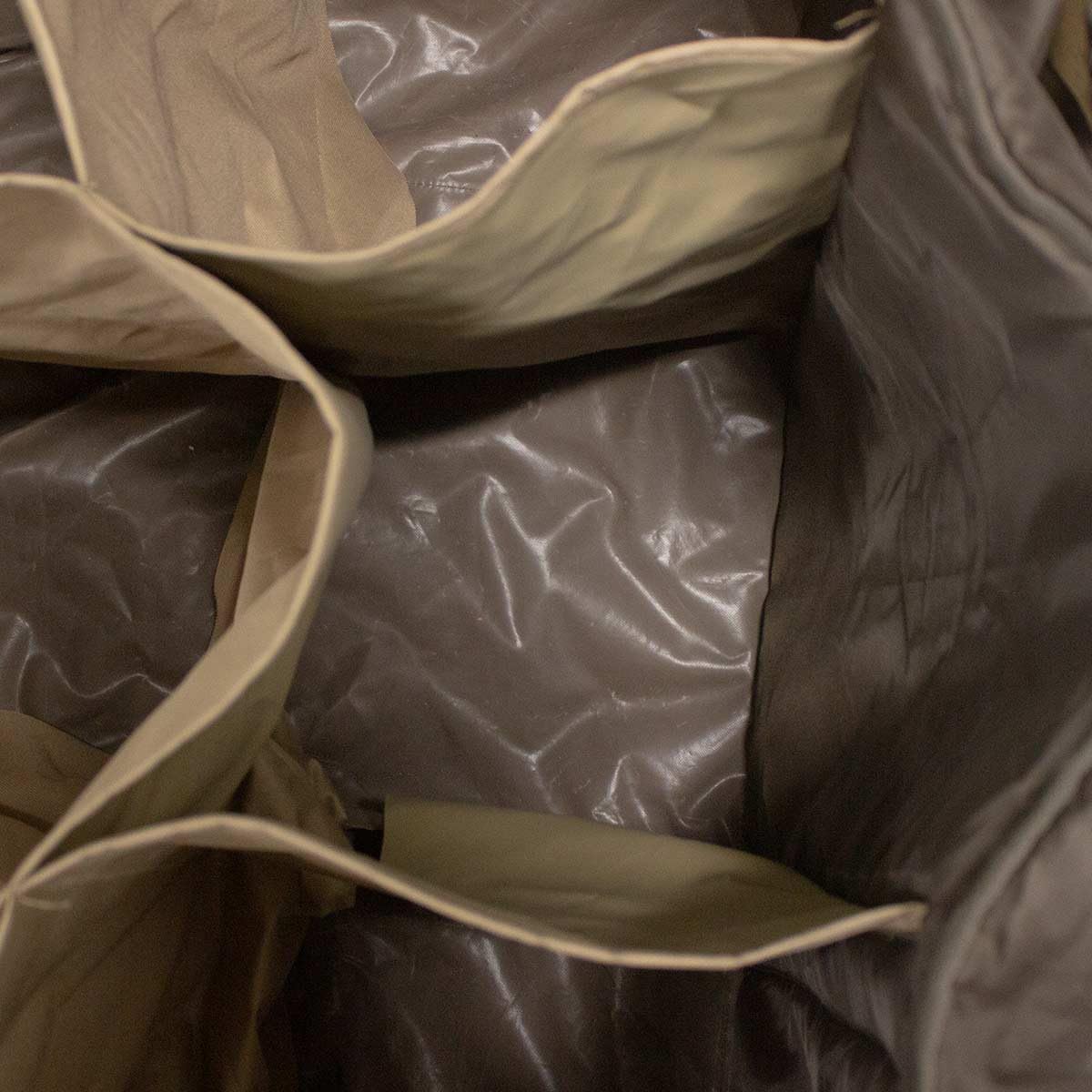 Rogers Toughman 6-slot goose decoy bag removable padded shoulder strap enhances comfort.