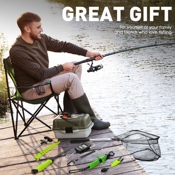 RoundFunny protective gloves provide grip and hand protection during fishing tasks.
