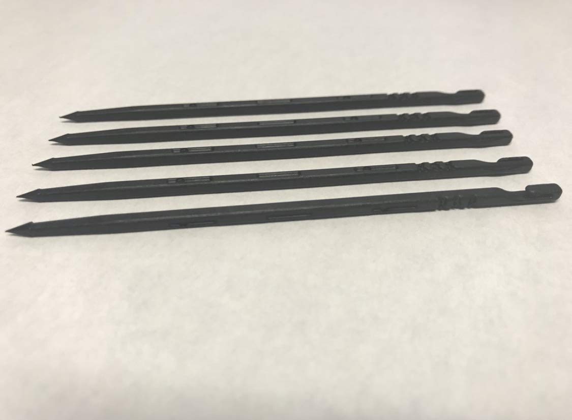 R&R Tackle bait rigging needles with radiused molded edges to prevent nicks on rigging bands.