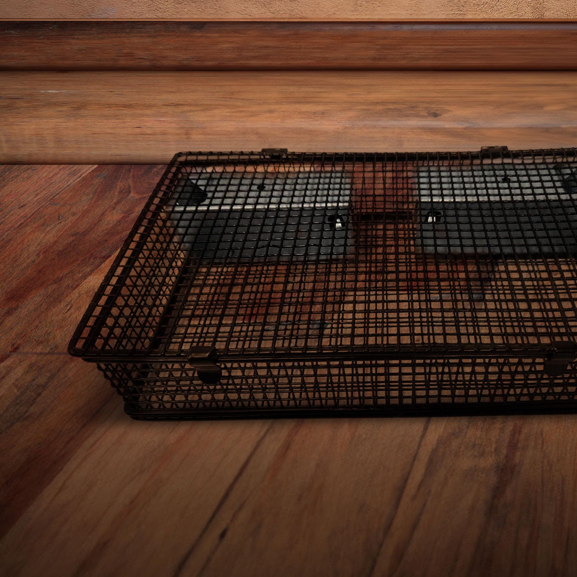 Rugged Ranch Mousinator captured mice ready for humane relocation.