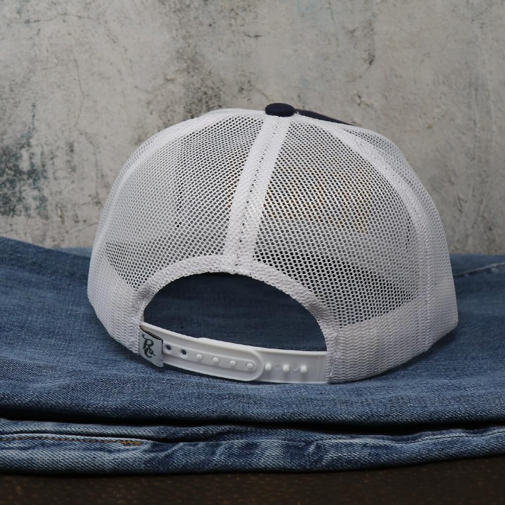 Pliable curved bill for a customized fit