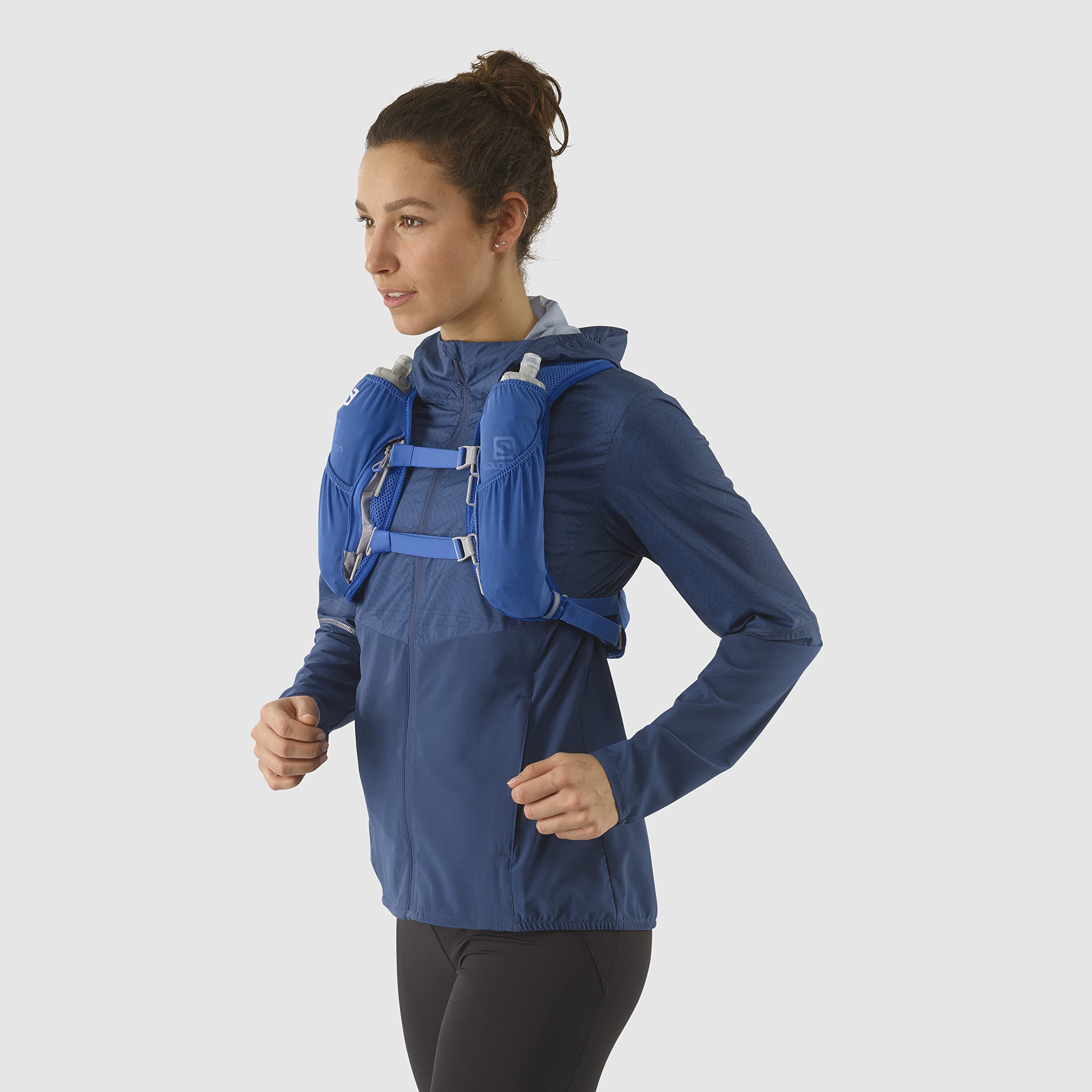 Salomon Agile 2 Set adjustable twin straps secure a stable fit.