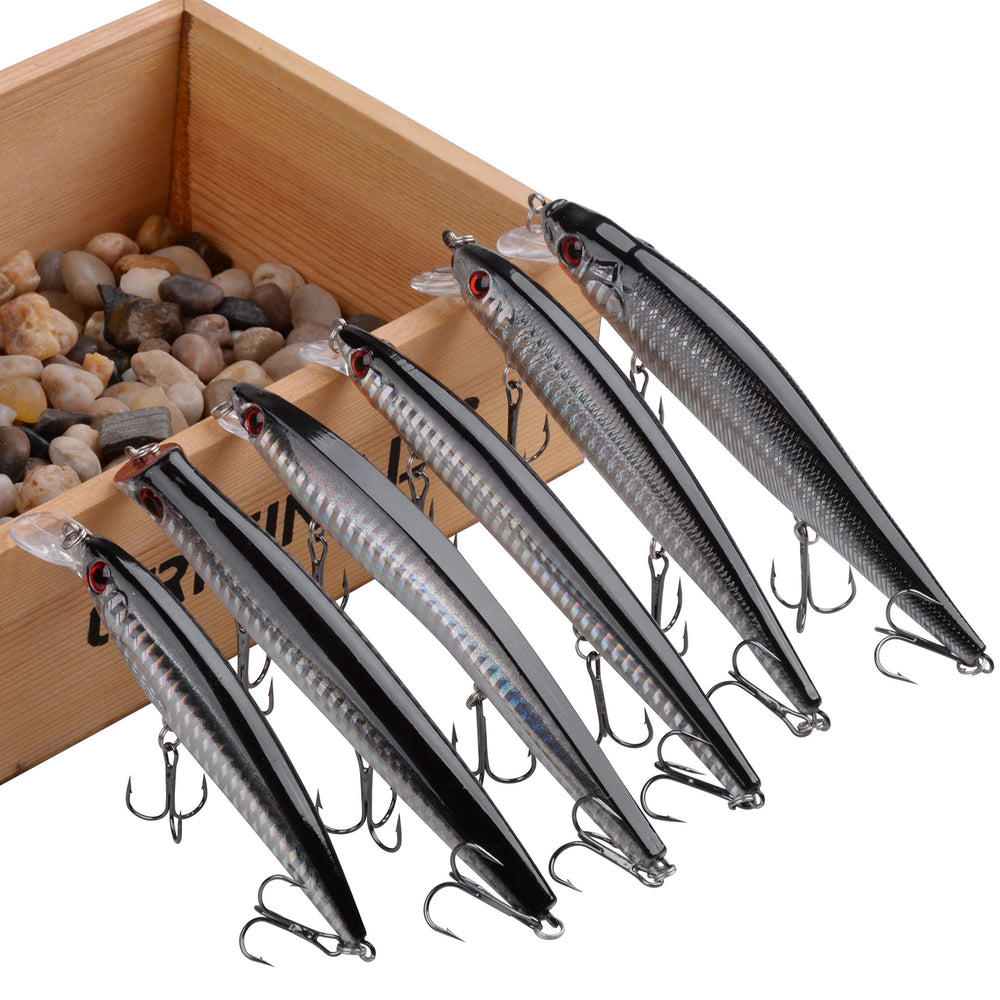 Six-piece saltwater lures kit for trolling and casting