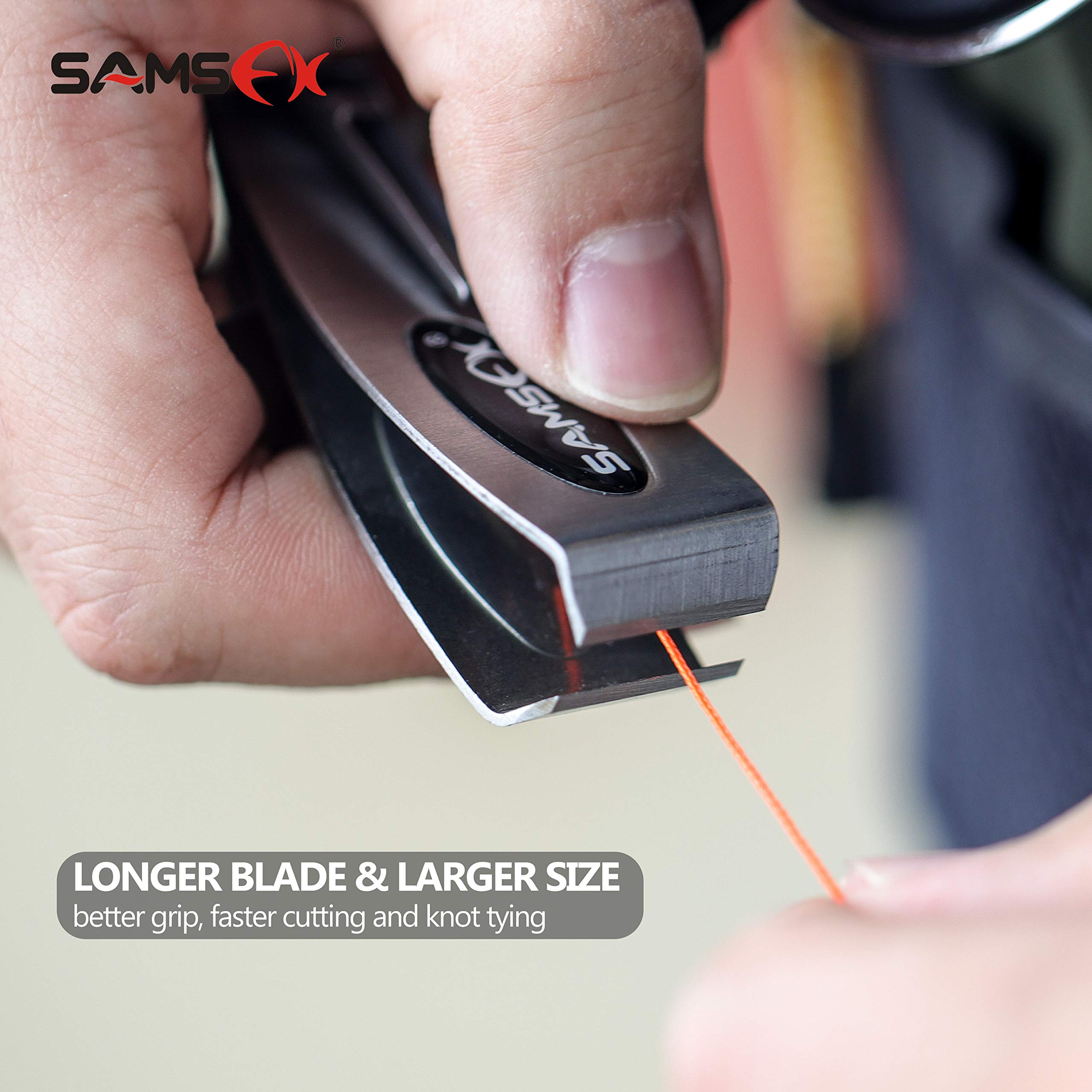 Zinger retractable lanyard with magnet for on-water access