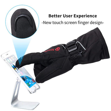 SAVIOR HEAT water-repellent shell keeps you dry during winter hikes.