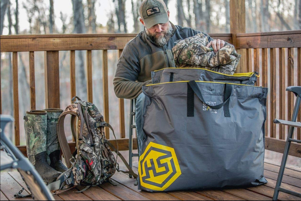 Foil-lined nylon construction provides scent control