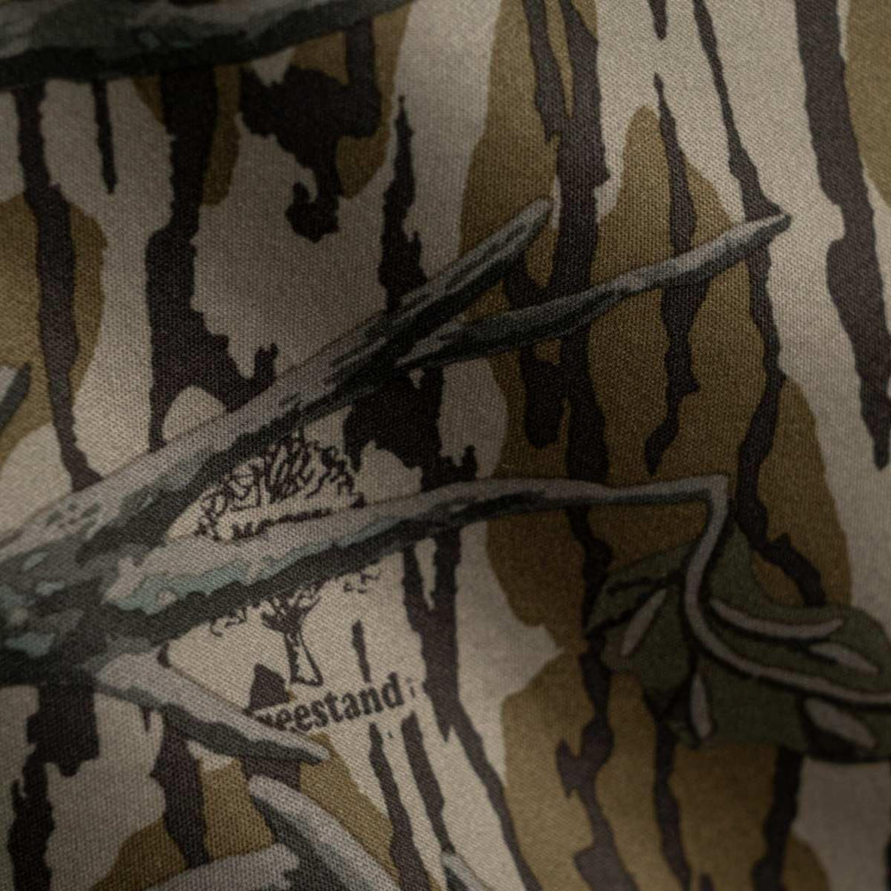 ScentLok Ridge zippered cuffs with gussets keep movements quiet.