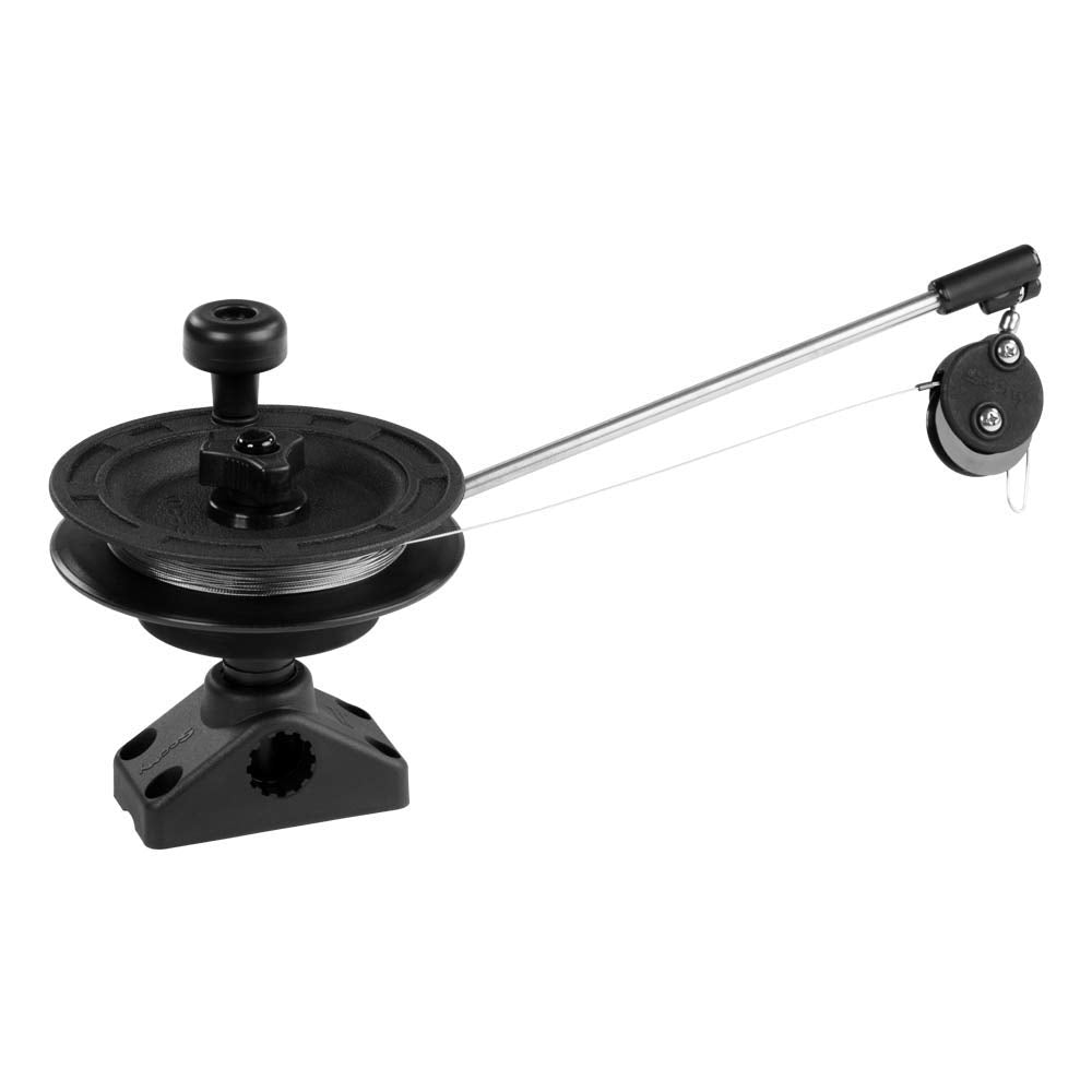 Scotty Laketroller post-mount downrigger for easy flat deck or gunnel mounting.