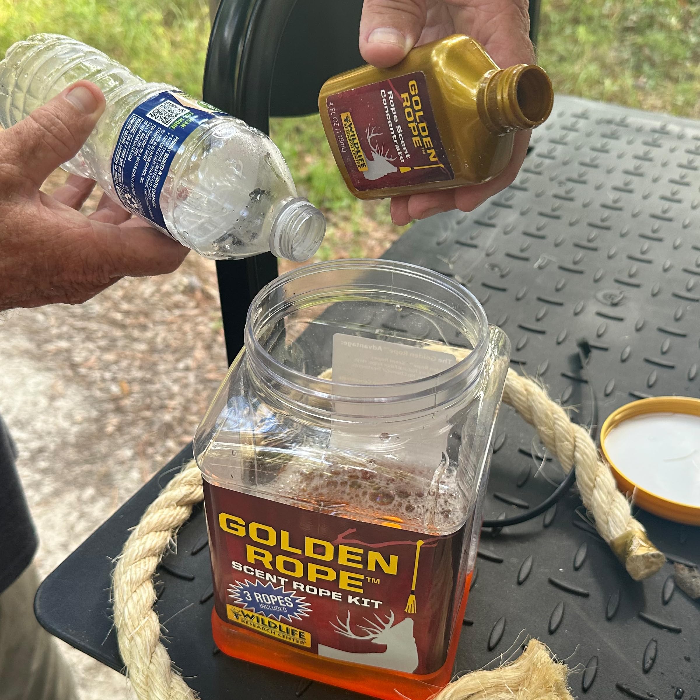 Rope-based scent setup for hunting with Golden Rope Scent Concentrate