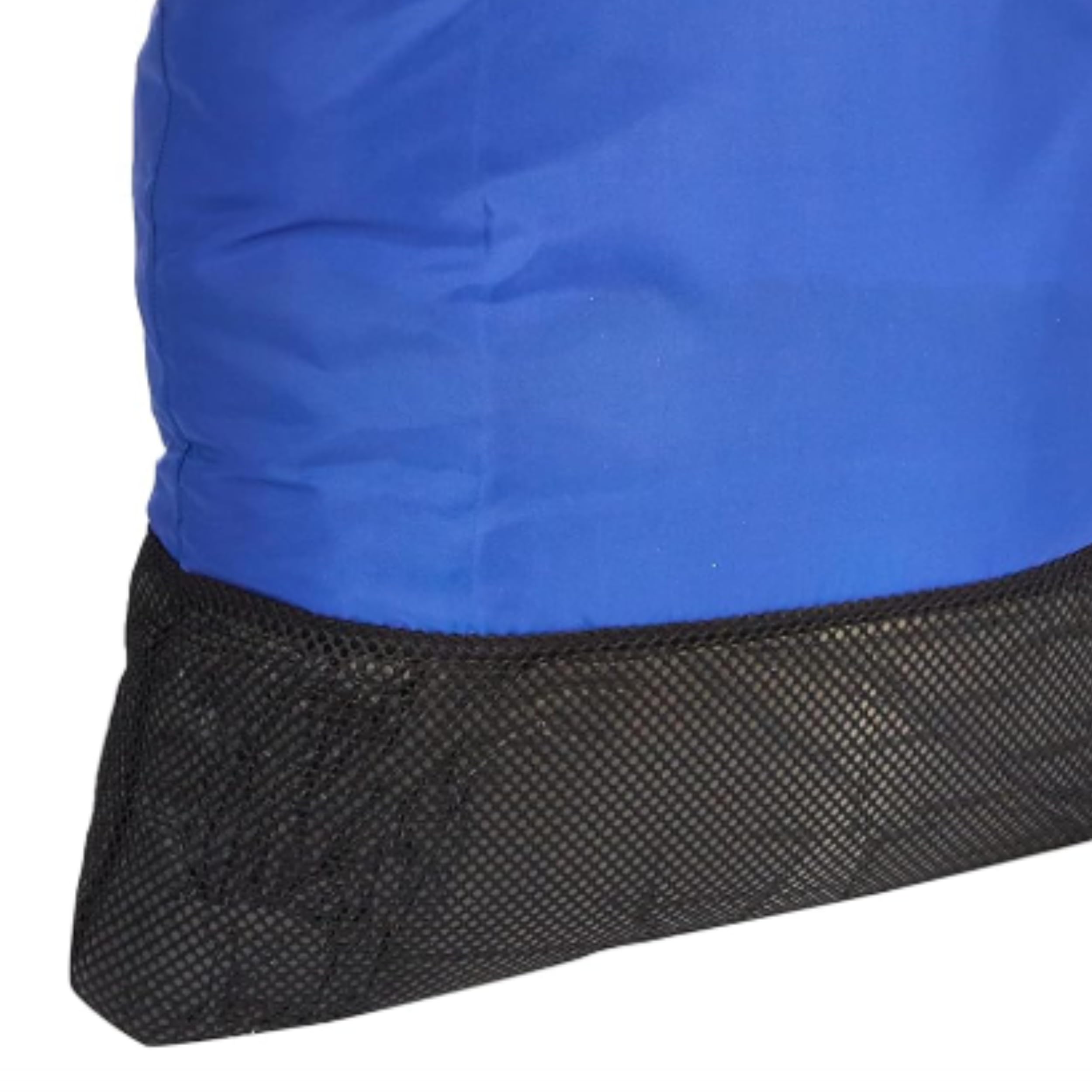 Clip closure on Palantic bag handle for secure transport