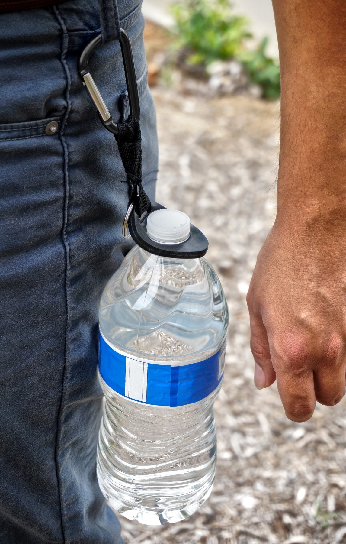 SE bottle holder compact 6-inch total length fits many bottles.