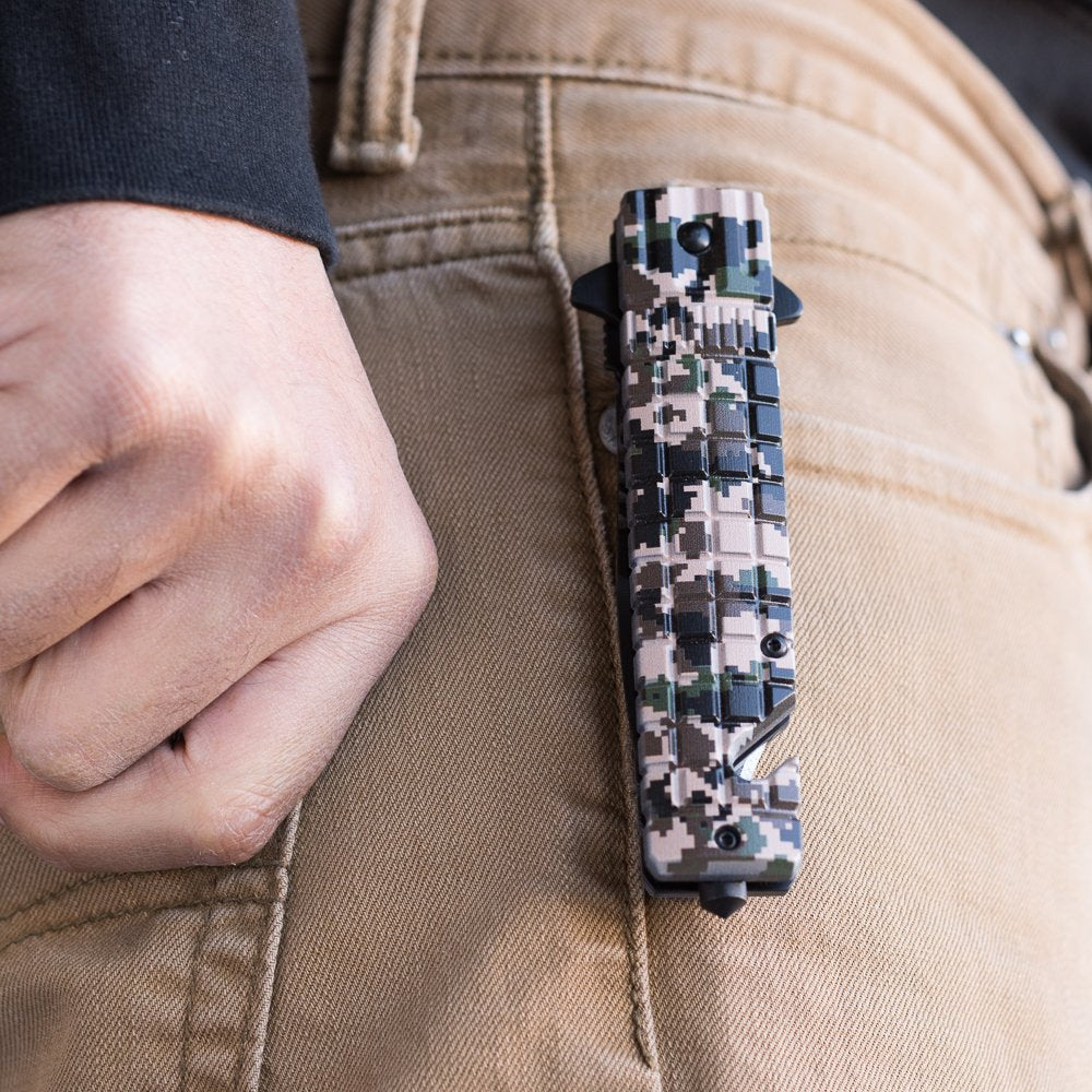 SE Compact 8.25-inch knife fits pockets and packs securely.