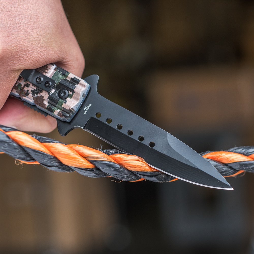 SE Emergency and outdoor use ready knife for quick cutting in the field.