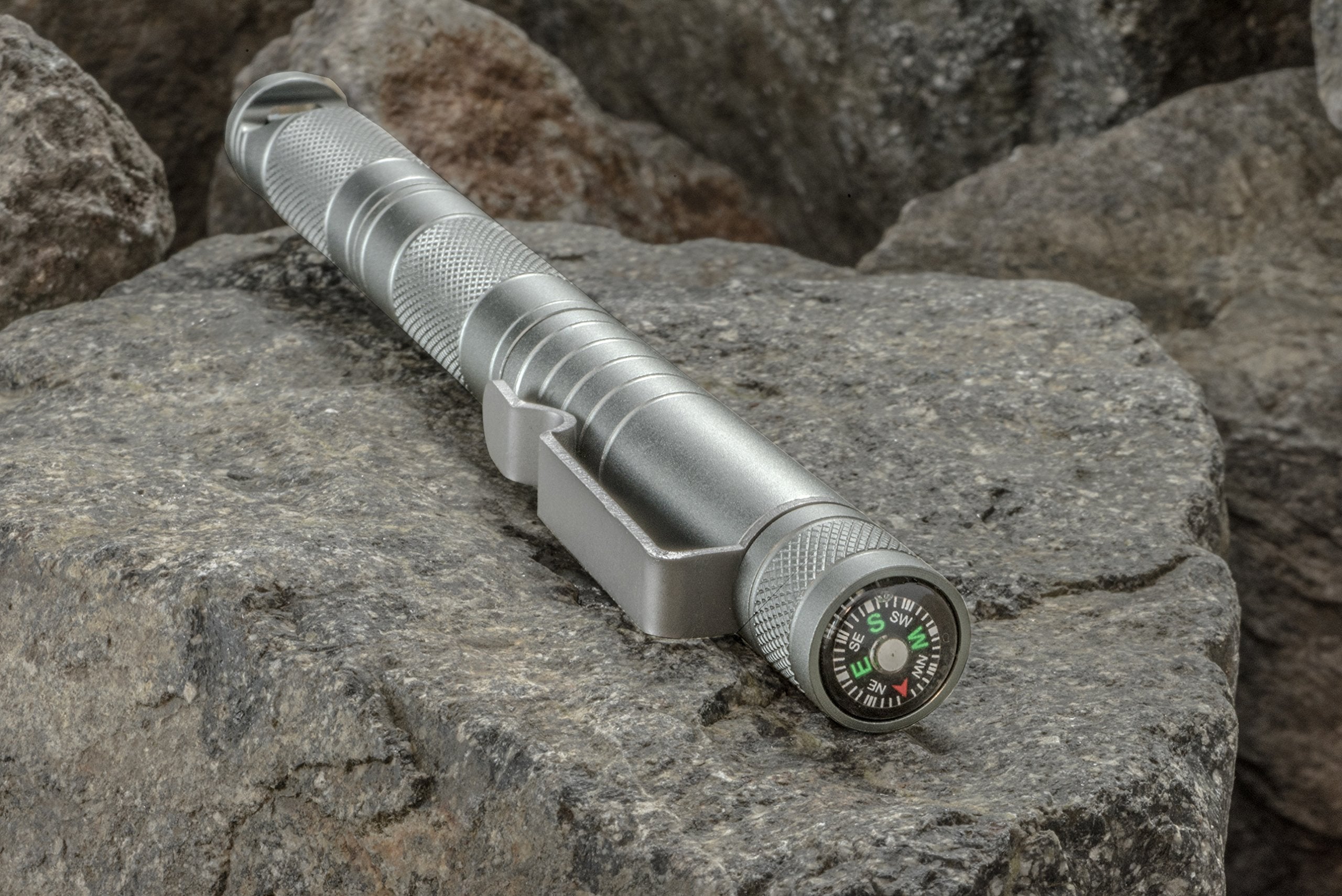 SE KSP31-5MT detachable pocket clip enabling fast access on belts or packs