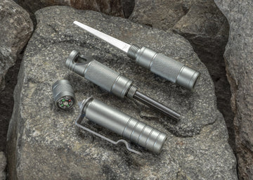SE KSP31-5MT flint and whistle assembly highlighted for signaling and fire lighting