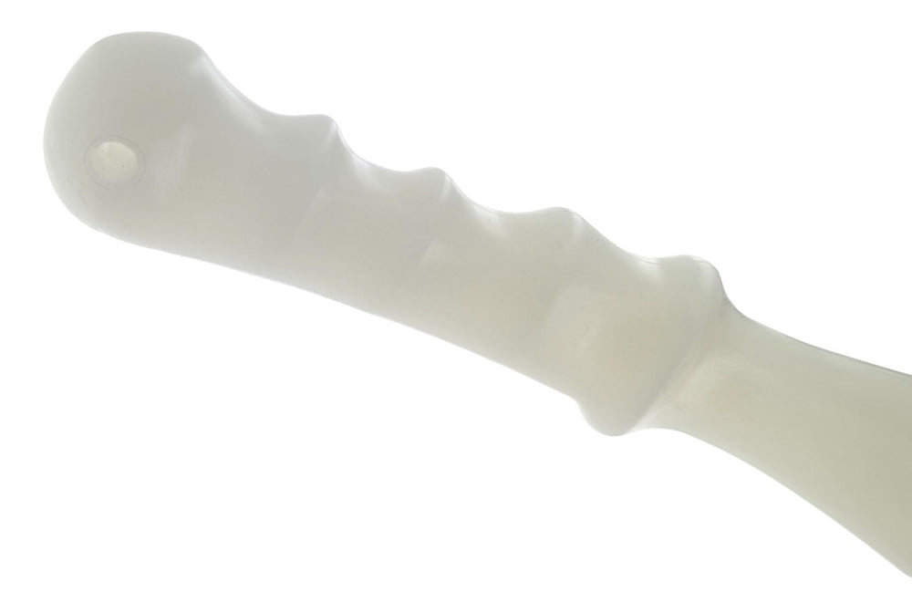 Lightweight SE Thumper Bat weighing 6 oz for easy, comfortable use.