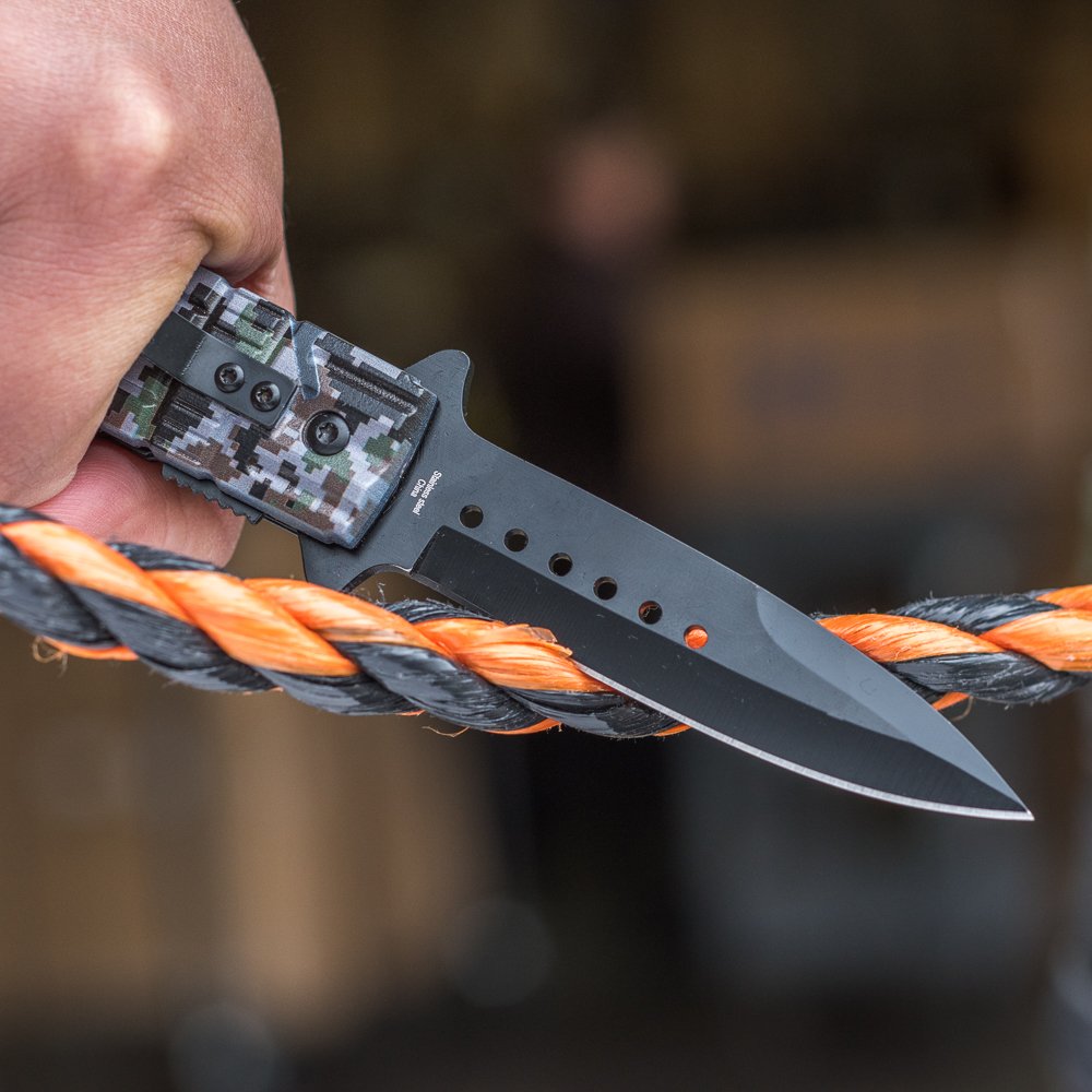 SE Spear Point Folding Knife with 3.3-inch blade for precise cuts.