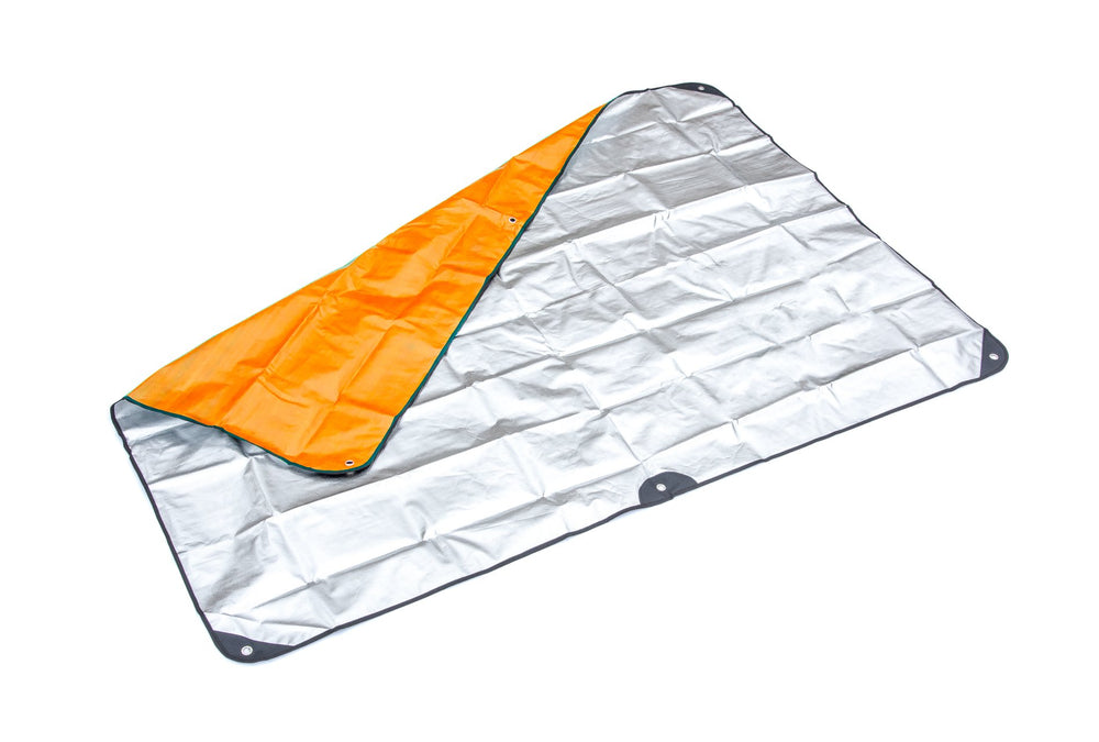 SE Survivor Series waterproof blanket protects you and gear from moisture