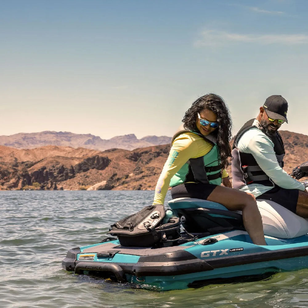 Sea-Doo LinQ 20 L capacity fits twelve 355 ml cans.