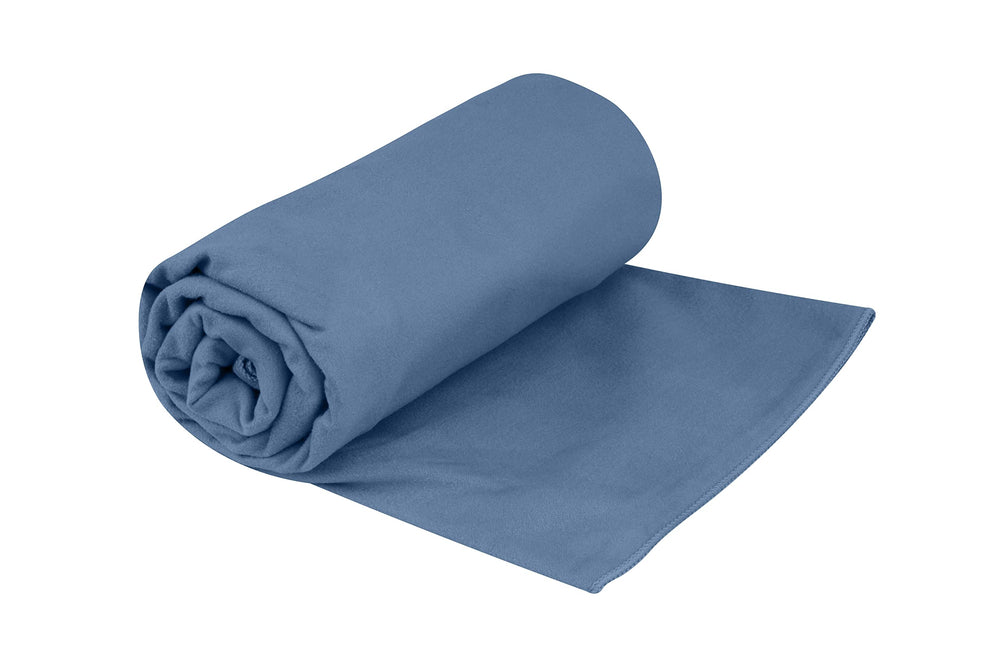 Sea to Summit Drylite Towel Moonlight Blue packaged for travel convenience.