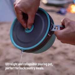 Sea to Summit Frontier pouring pot with handle locked during cooking