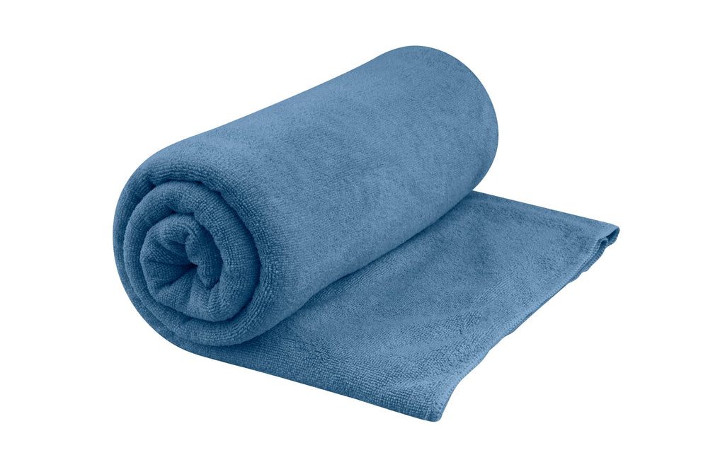 Sea to Summit Tek Towel plush fabric close-up reveals ultra-soft microfiber for quick drying