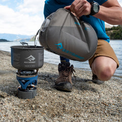 Sea to Summit Watercell ST 10L 3D molded shape supports easy filling and drying
