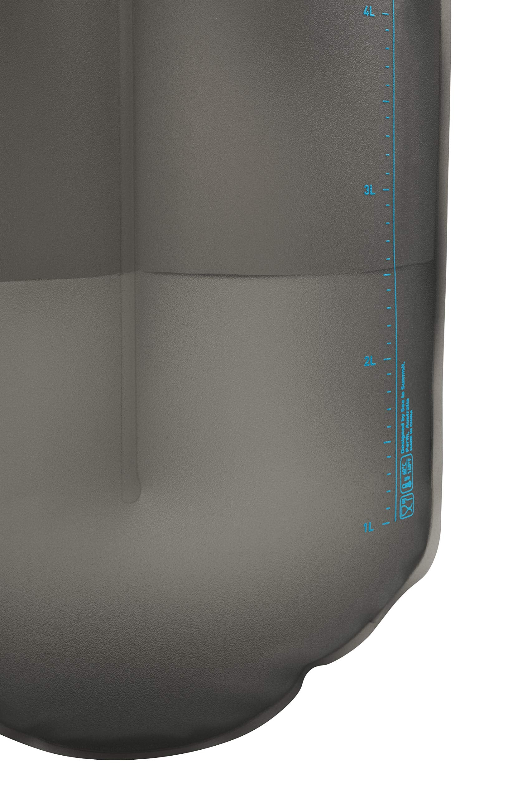 Sea to Summit Watercell ST 10L interior baffle aids controlled pouring