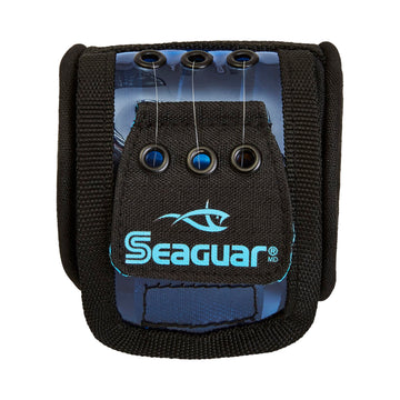 Seaguar SGLDSM3 middle-size feeder bag holds three spools for quick line changes.