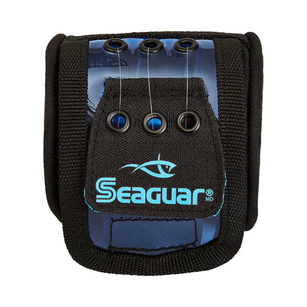 Seaguar SGLDSM3 middle-size feeder bag holds three spools for quick line changes.